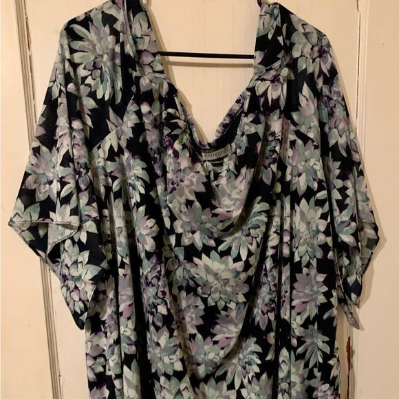 Catherine’s cold shoulder top size 5x - Picture 1 of 2